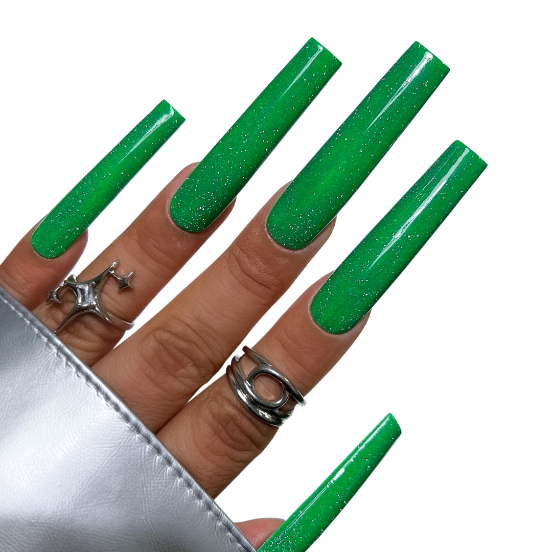 GEL POLISH- 130 HOLLY JOLLY