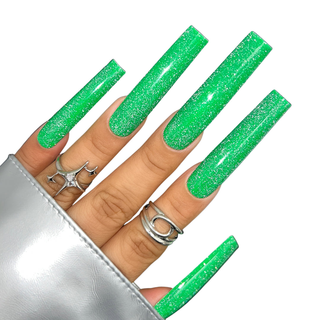 GEL POLISH- 130 HOLLY JOLLY
