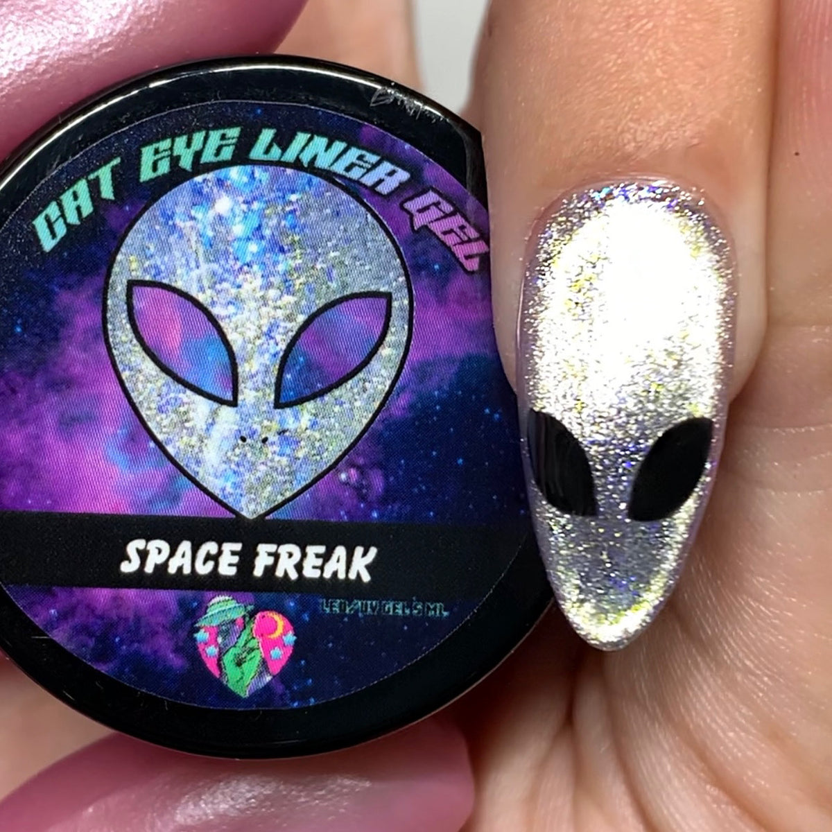 CAT EYE LINER GEL - SPACE FREAK