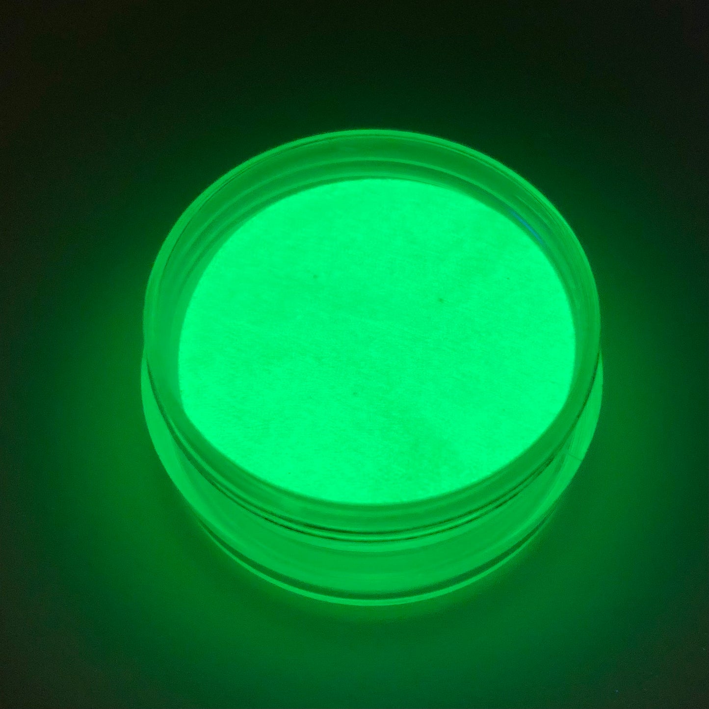 GLOW PIGMENT- #4 GREEN TO GREEN